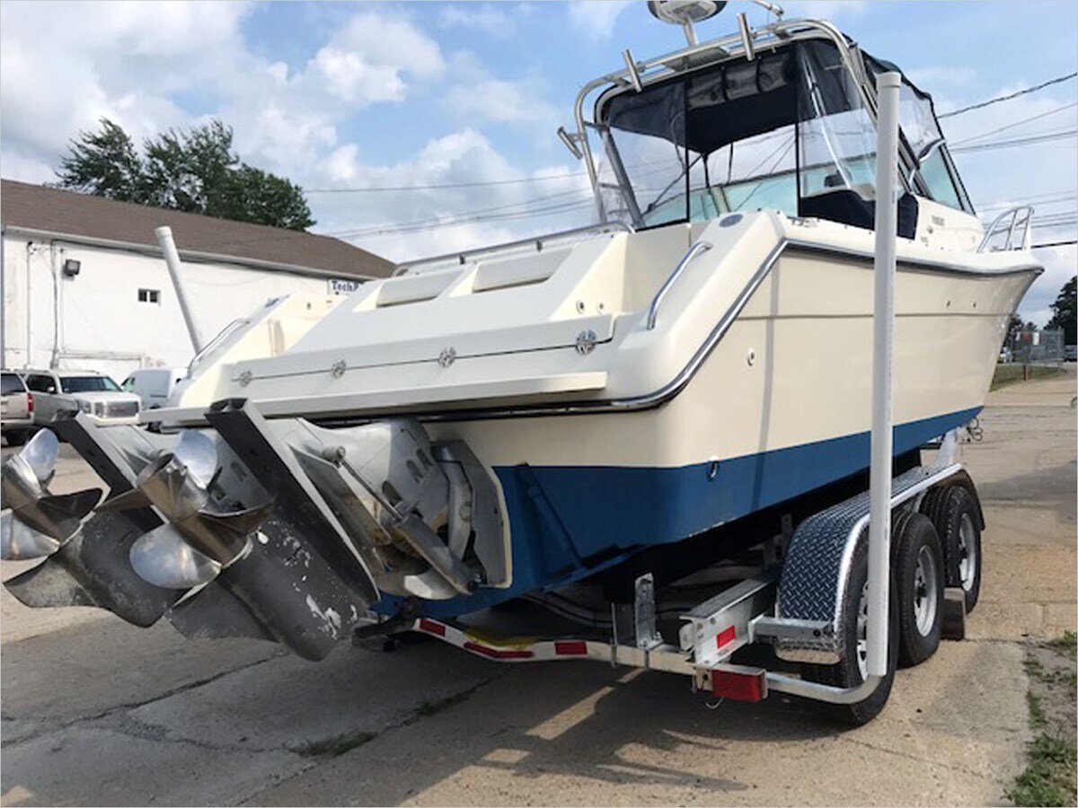 2001-pursuit-28-0b3c4d