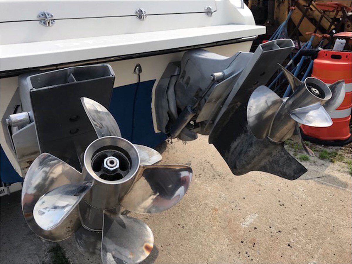 2001-pursuit-28-0b3c4d