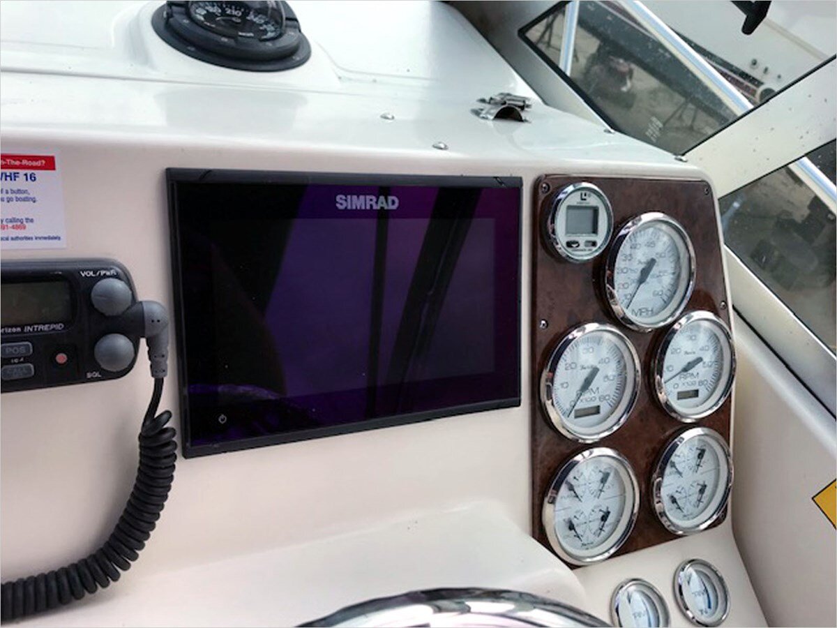 2001-pursuit-28-0b3c4d