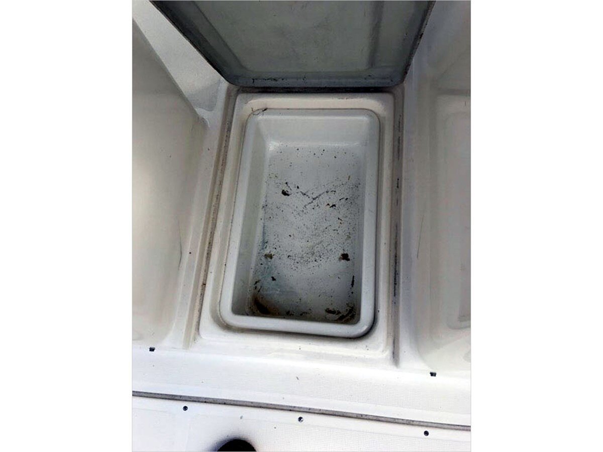 2001-pursuit-28-0b3c4d