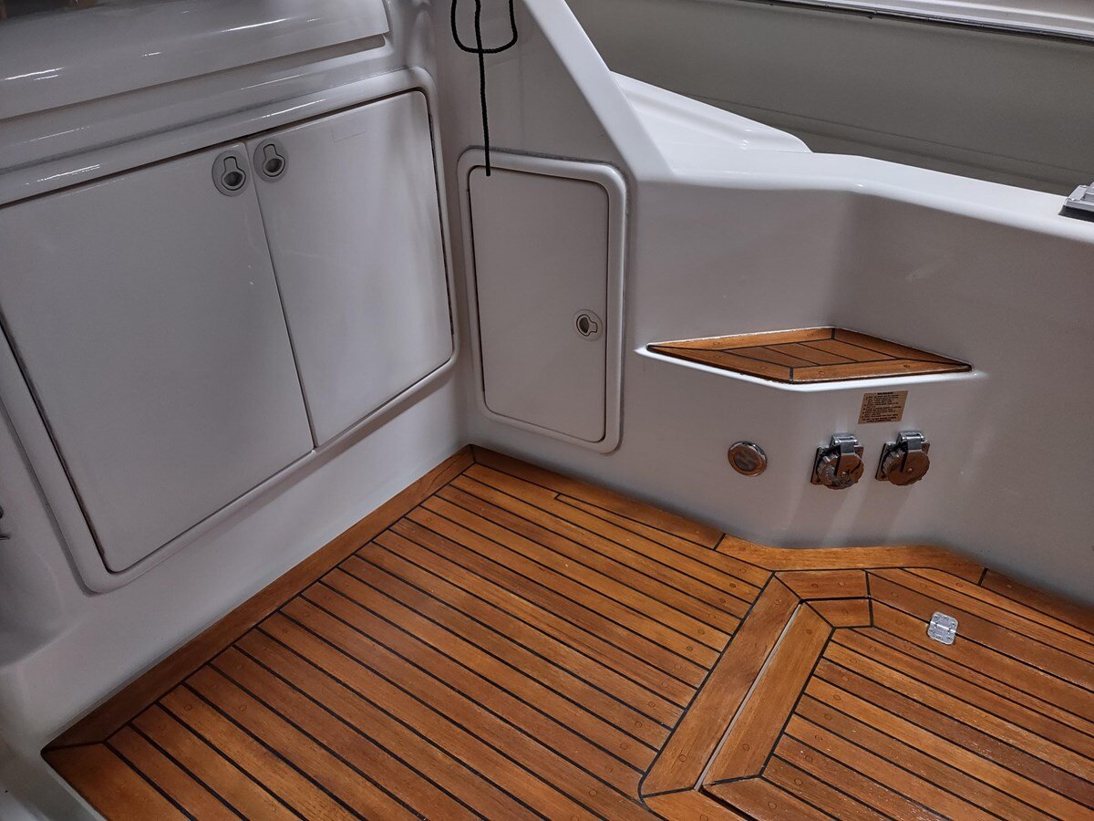 2001-riviera-42-15ce22