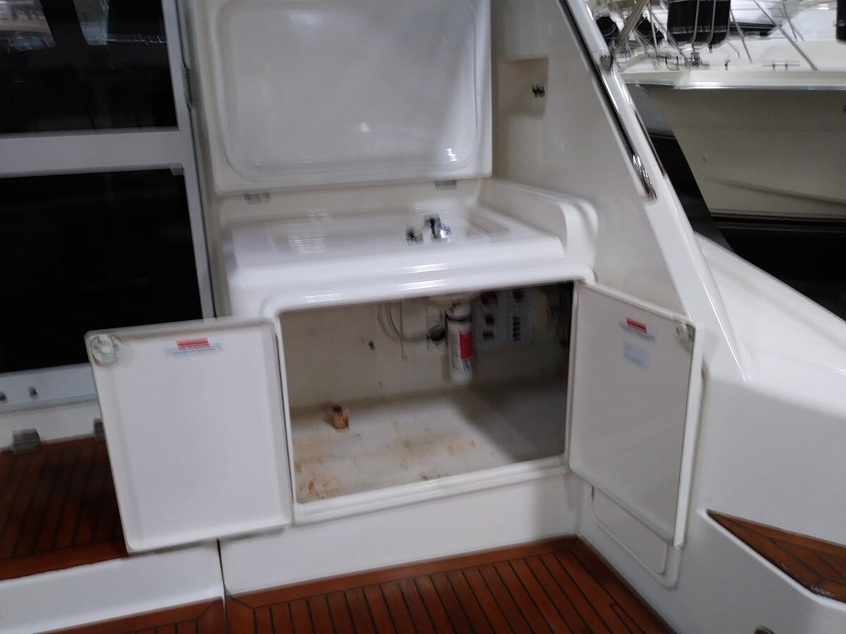 2001-riviera-42-15ce22