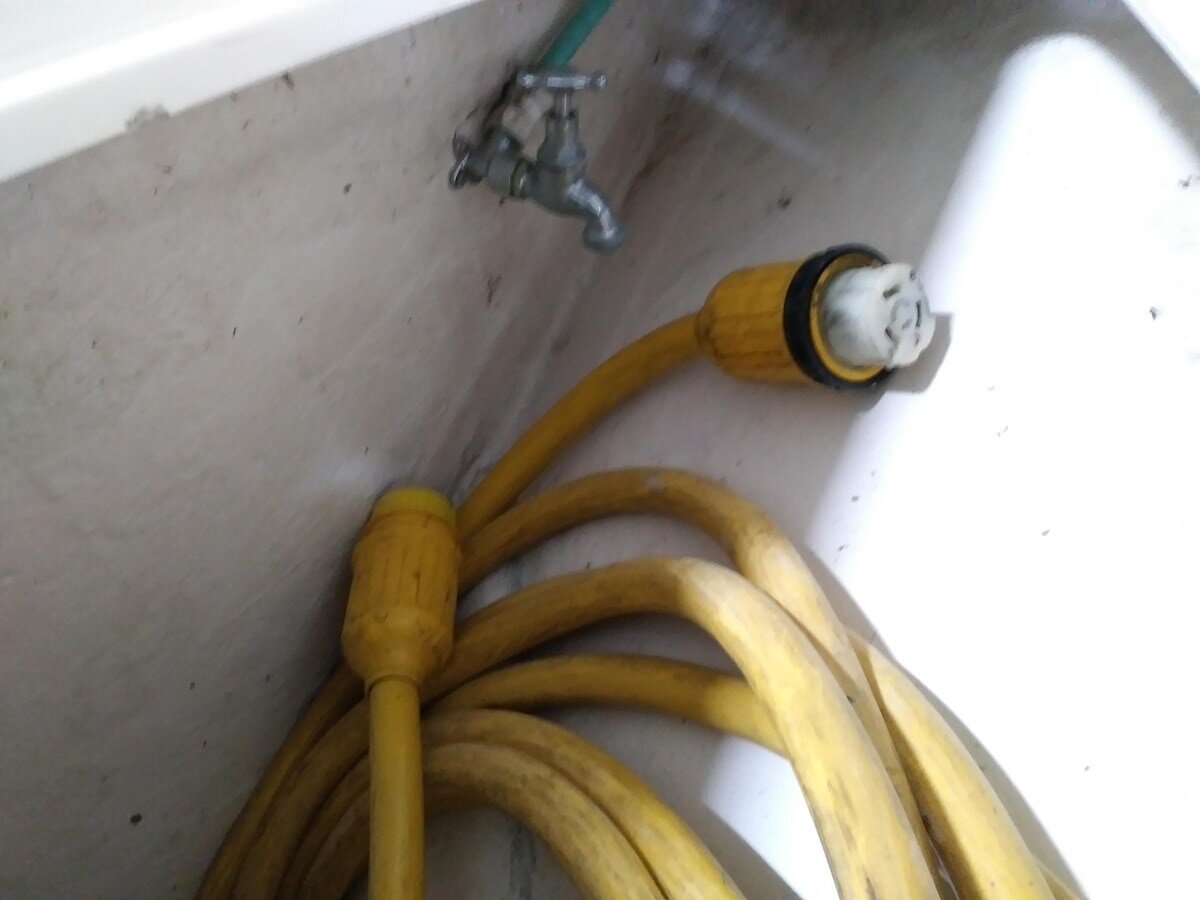 2001-riviera-42-15ce22