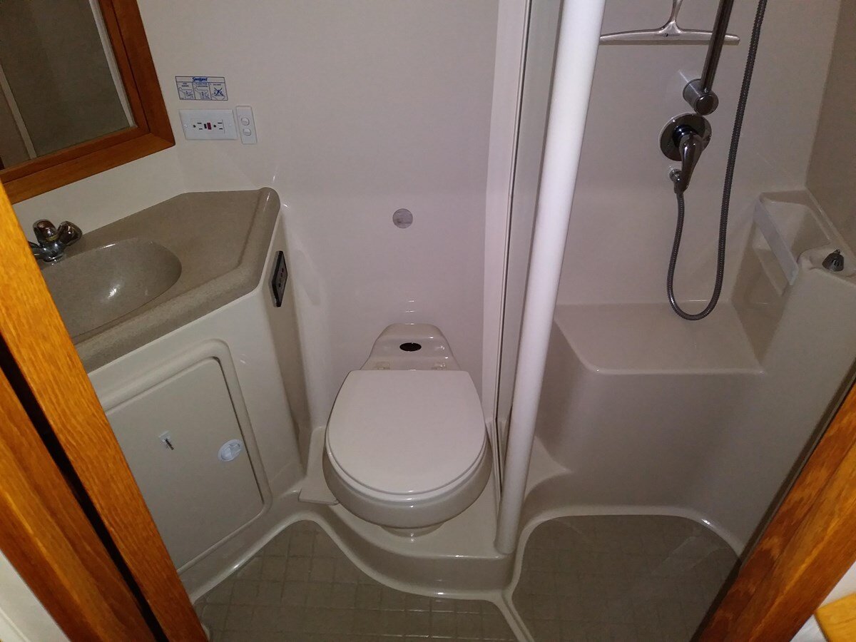 2001-riviera-42-15ce22