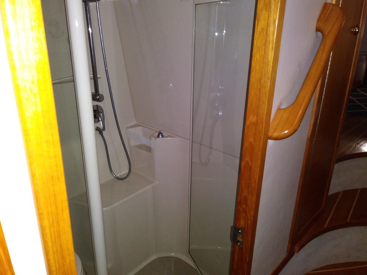 2001-riviera-42-15ce22