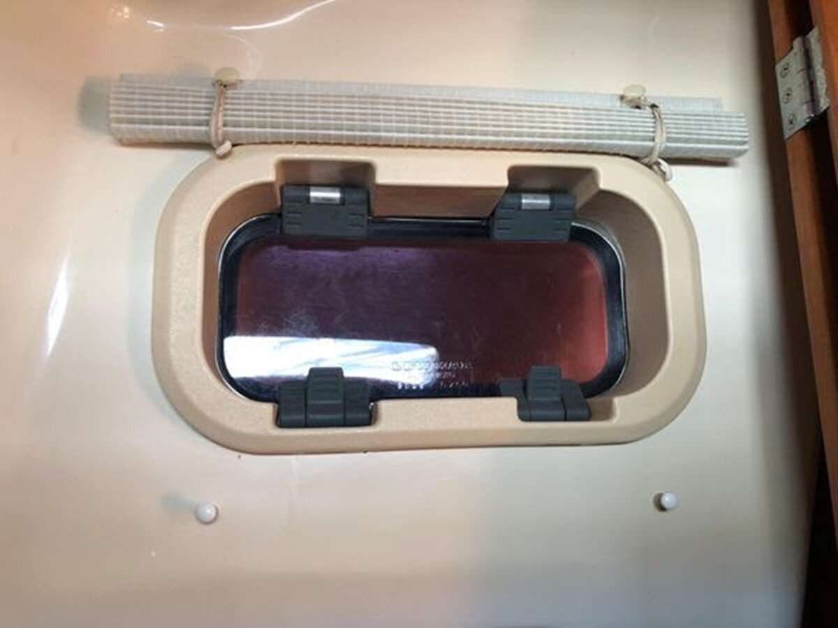 2001-sabre-yachts-36-2-84bb95