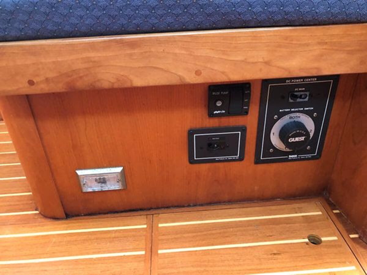 2001-sabre-yachts-36-2-84bb95