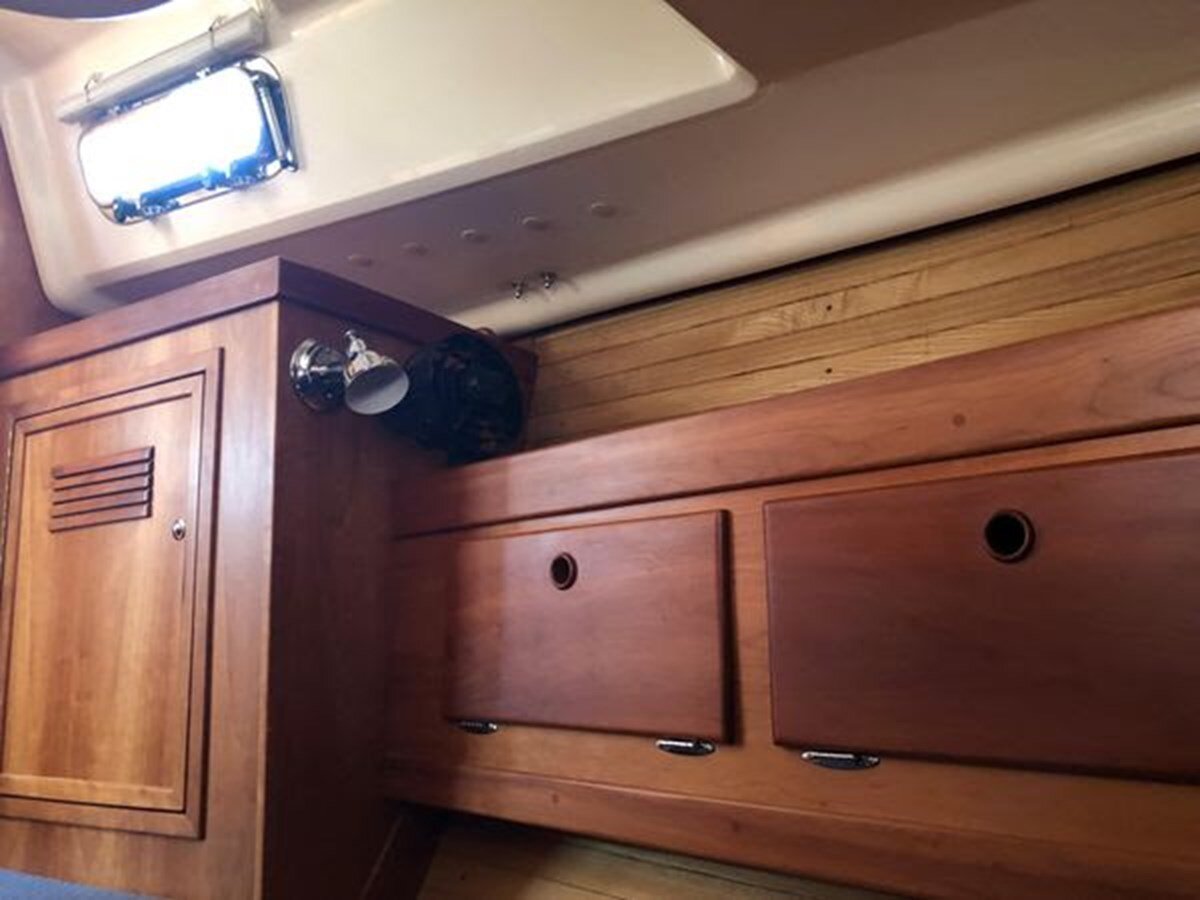 2001-sabre-yachts-36-2-84bb95