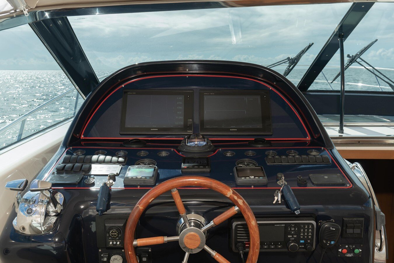 2001-uniesse-48-876ed7