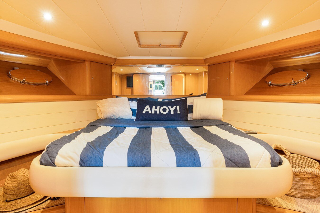 2001-uniesse-48-876ed7