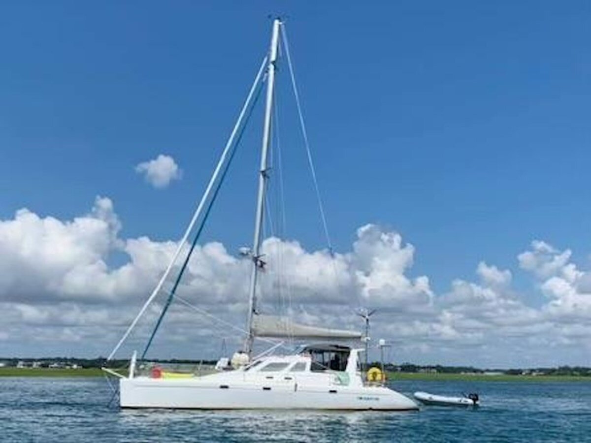 2001-voyage-yachts-43-8-c7ab97
