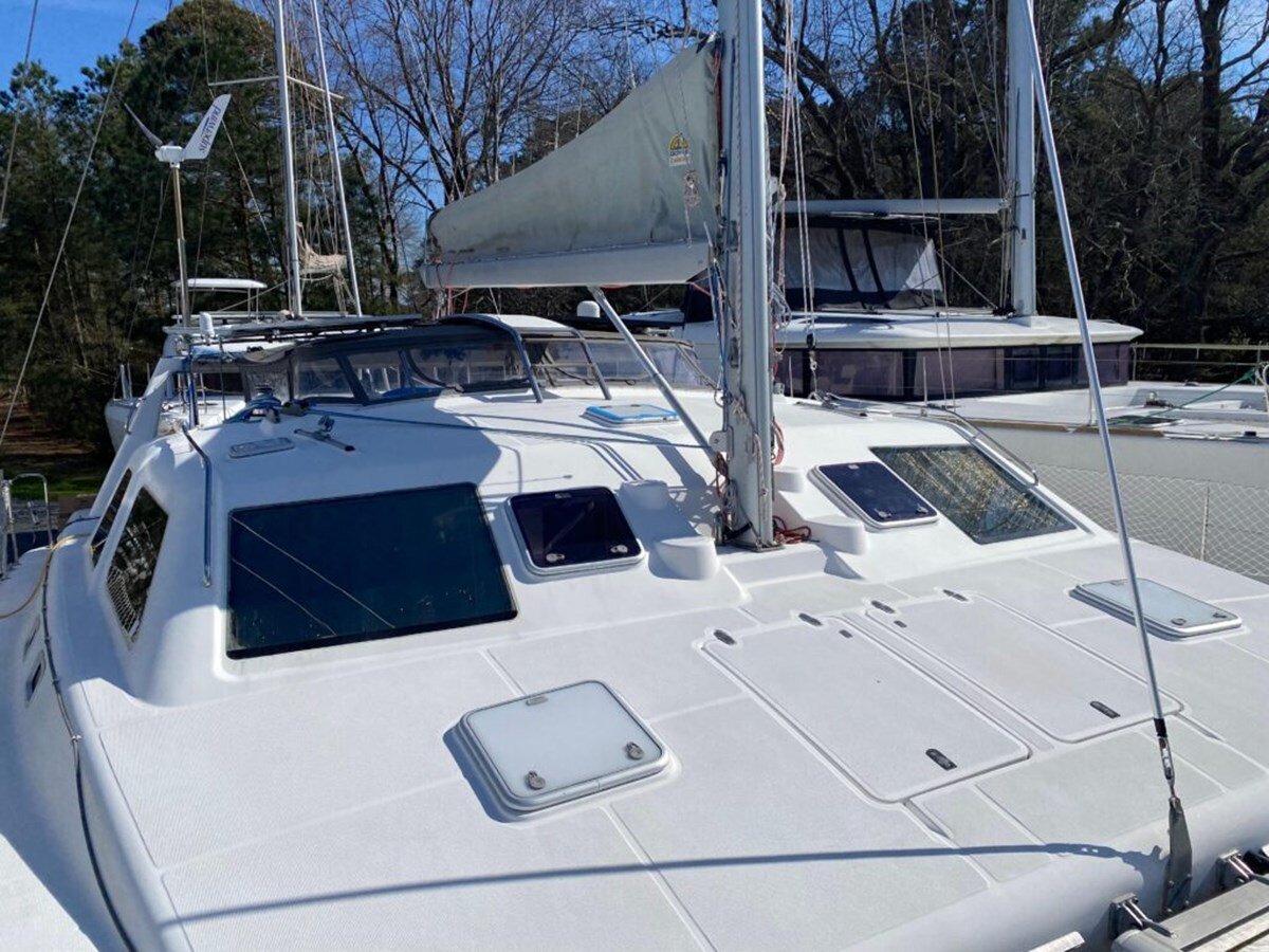 2001-voyage-yachts-43-8-c7ab97