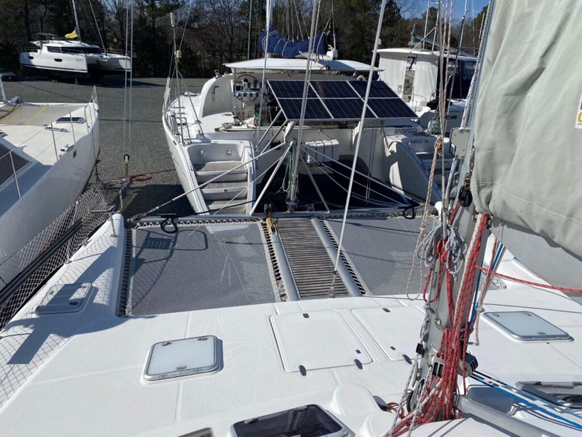 2001-voyage-yachts-43-8-c7ab97