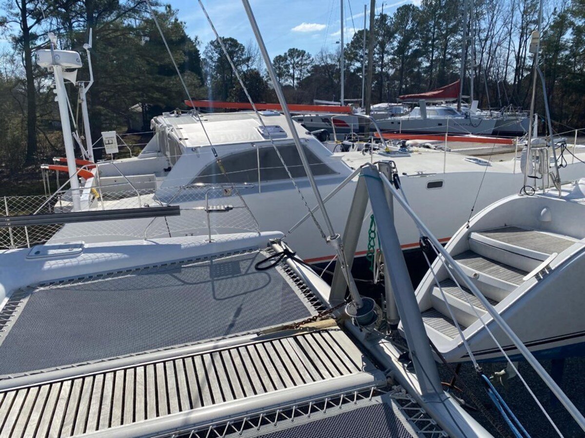 2001-voyage-yachts-43-8-c7ab97