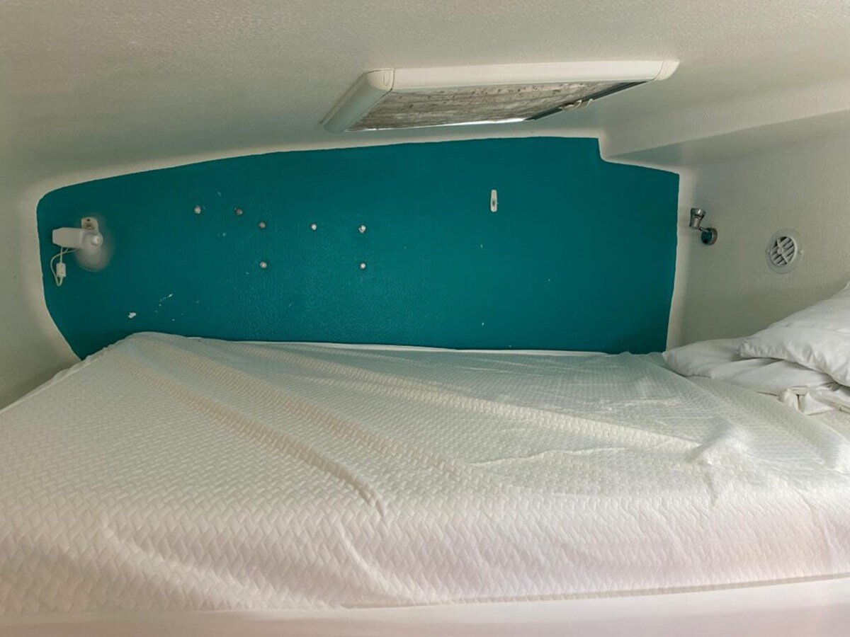 2001-voyage-yachts-43-8-c7ab97