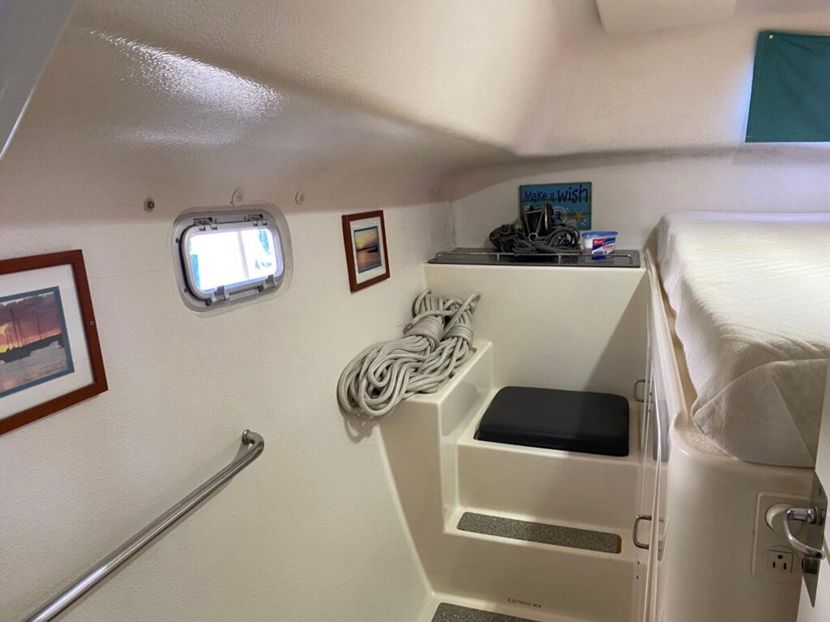 2001-voyage-yachts-43-8-c7ab97