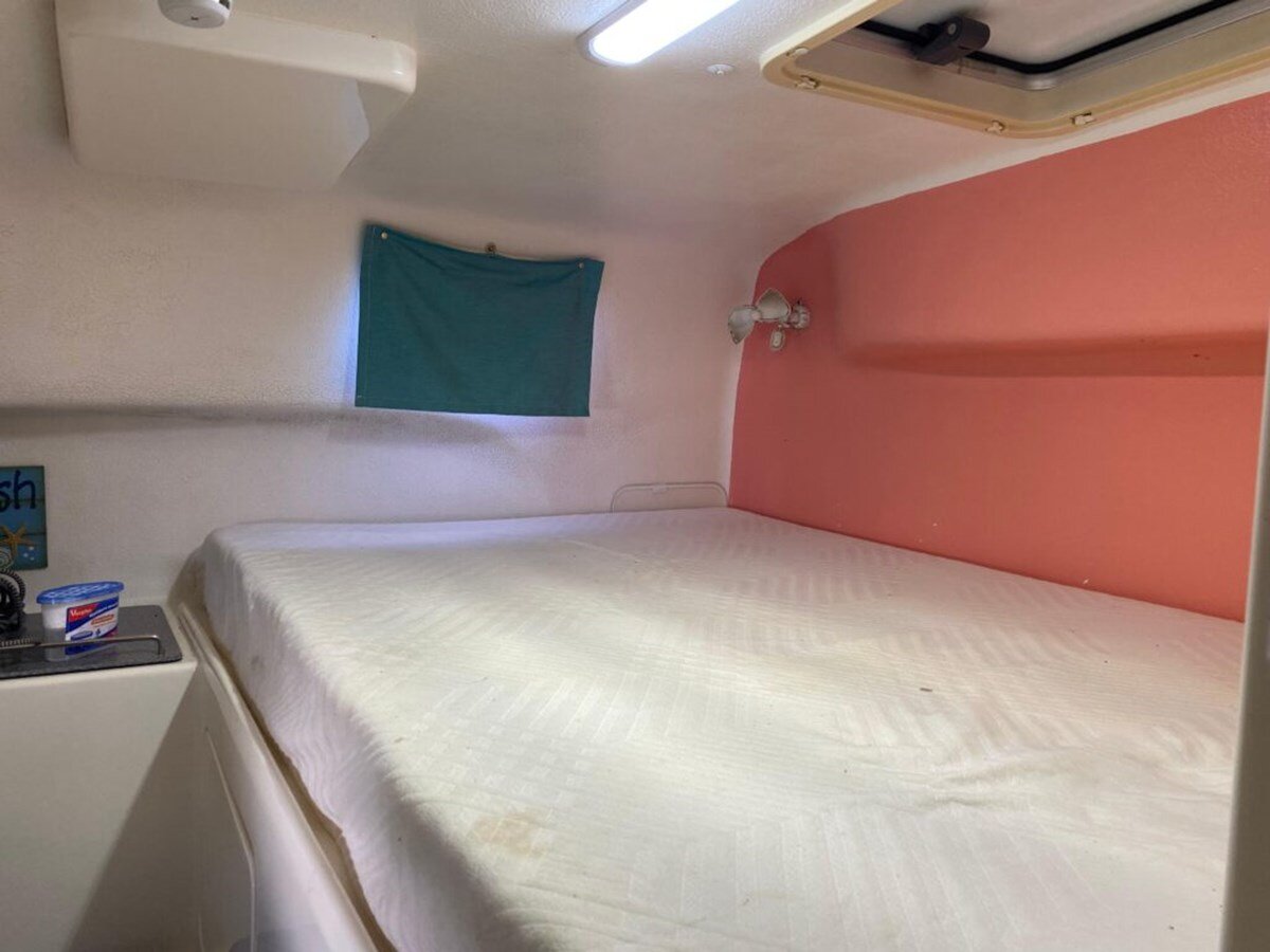 2001-voyage-yachts-43-8-c7ab97