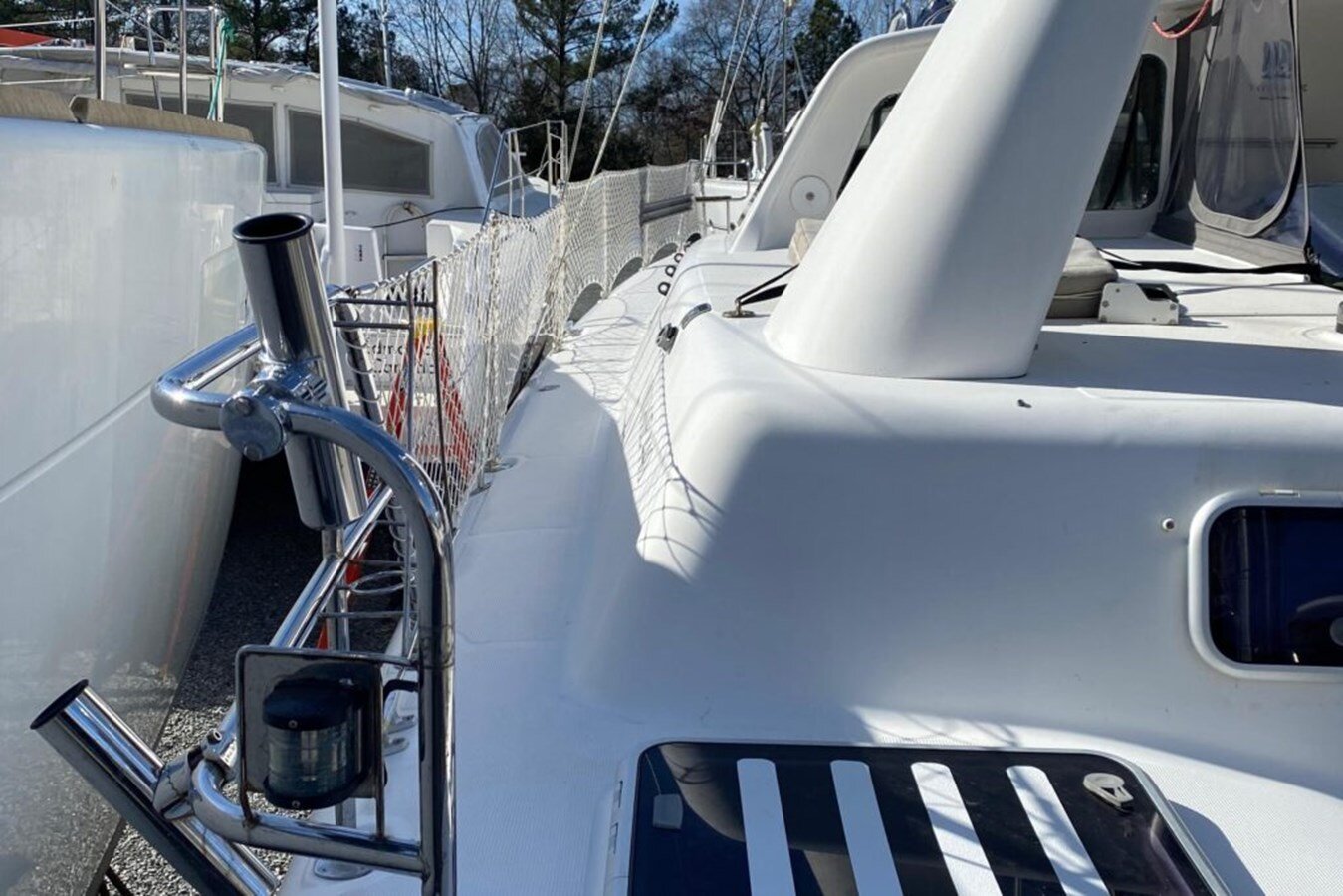 2001-voyage-yachts-43-8-c7ab97