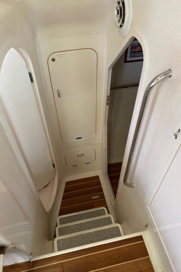 2001-voyage-yachts-43-8-c7ab97