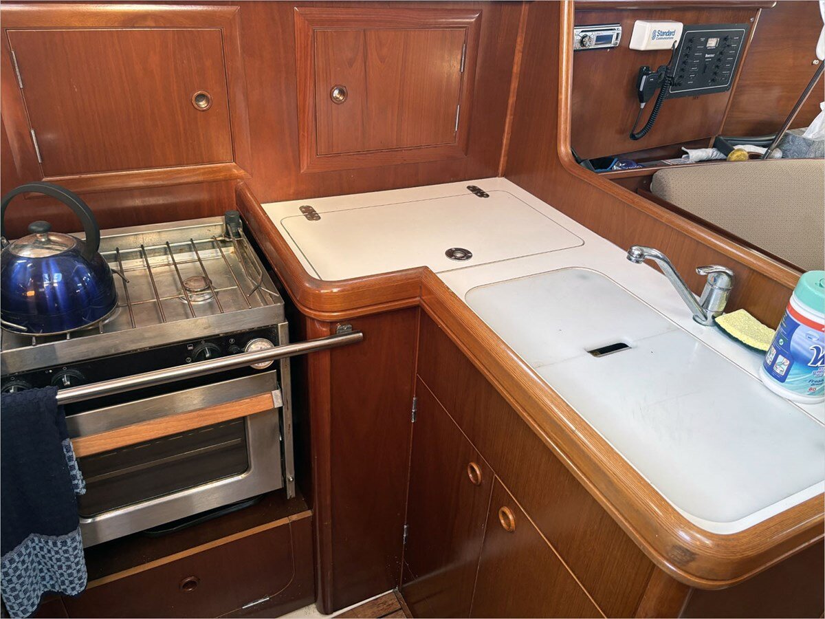 2002-beneteau-34-1-fa6876