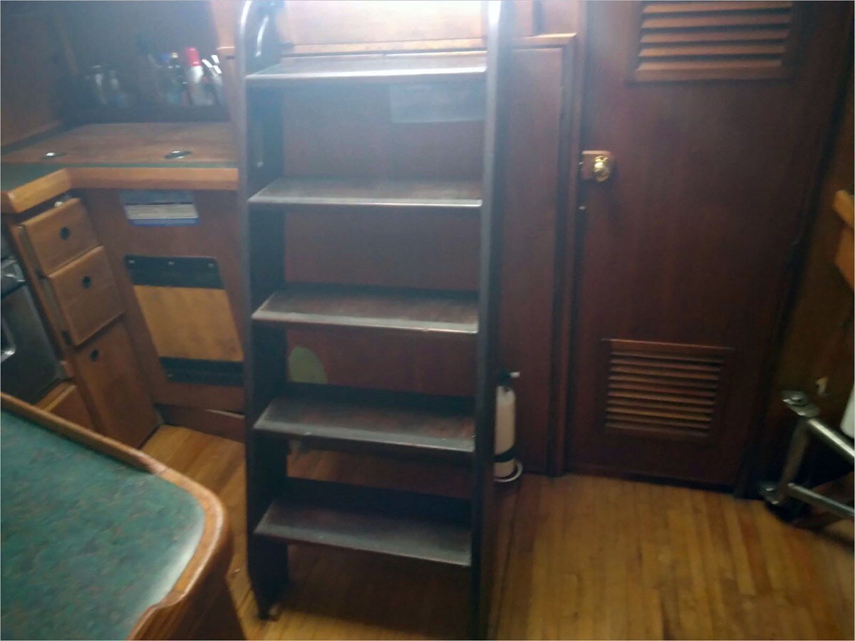 2002-custom-steel-yachts-37-1-d82d9f