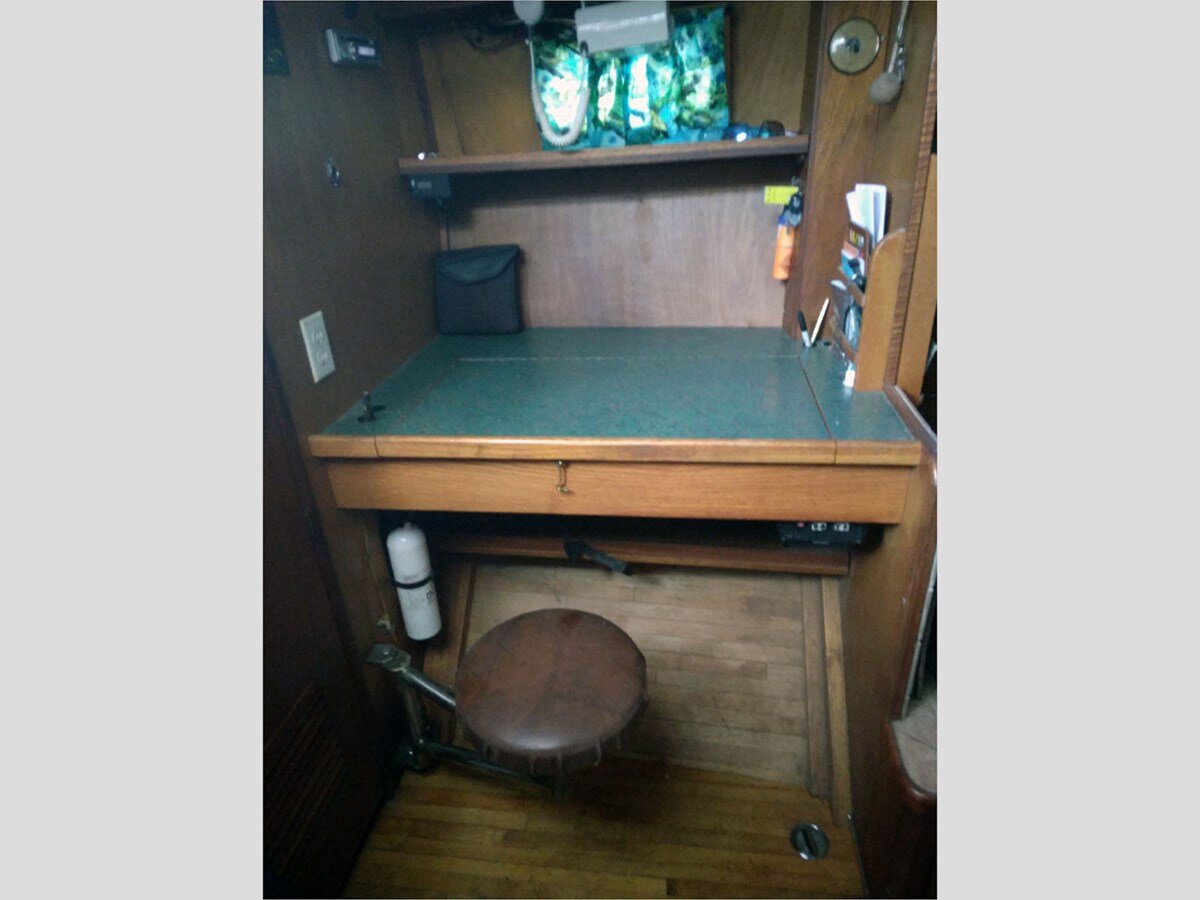 2002-custom-steel-yachts-37-1-d82d9f