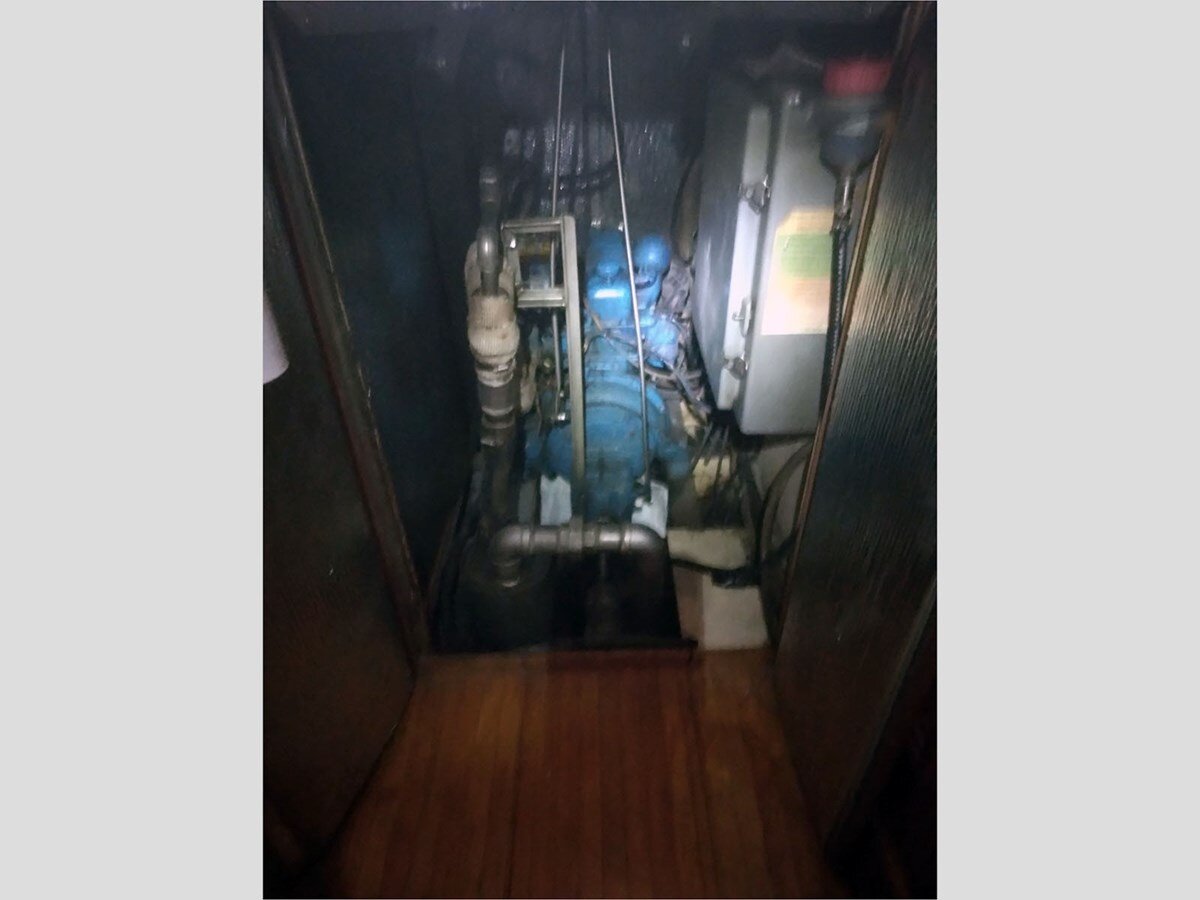 2002-custom-steel-yachts-37-1-d82d9f