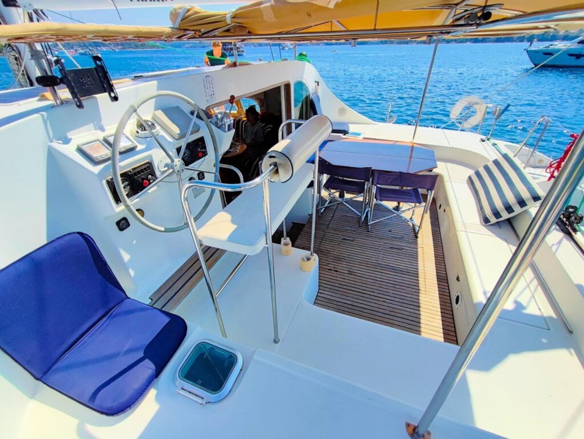 2002-lagoon-46-3-a28fa7