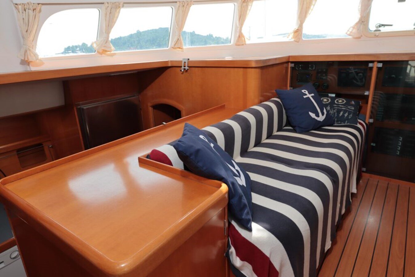 2002-lagoon-46-3-a28fa7