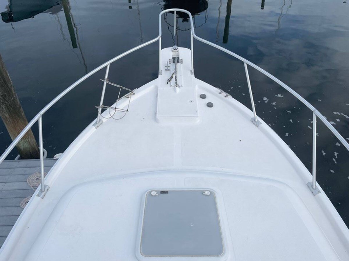 2002-luhrs-33-1-16c179