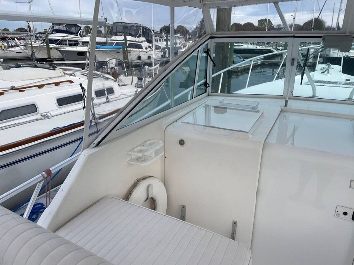 2002-luhrs-33-1-16c179