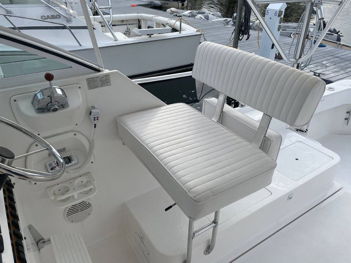 2002-luhrs-33-1-16c179