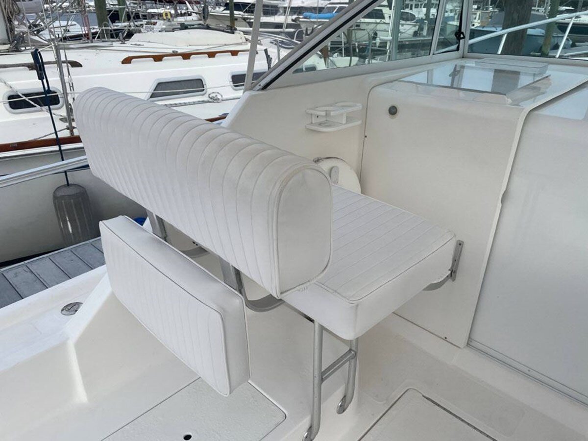 2002-luhrs-33-1-16c179