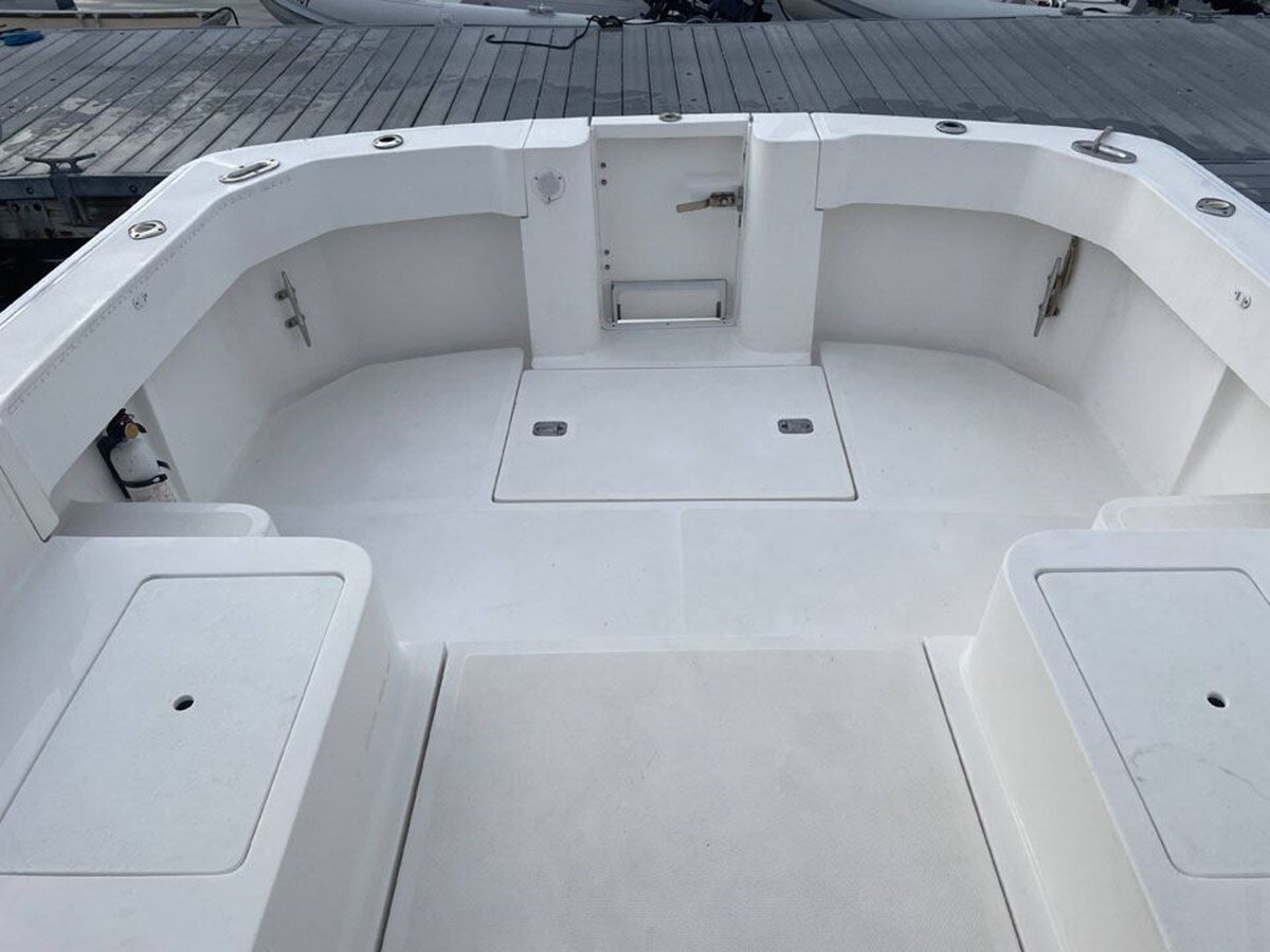 2002-luhrs-33-1-16c179