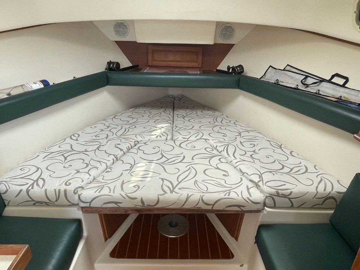 2002-luhrs-33-1-16c179