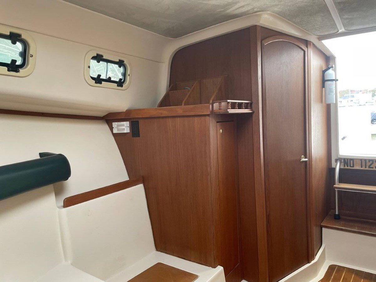 2002-luhrs-33-1-16c179