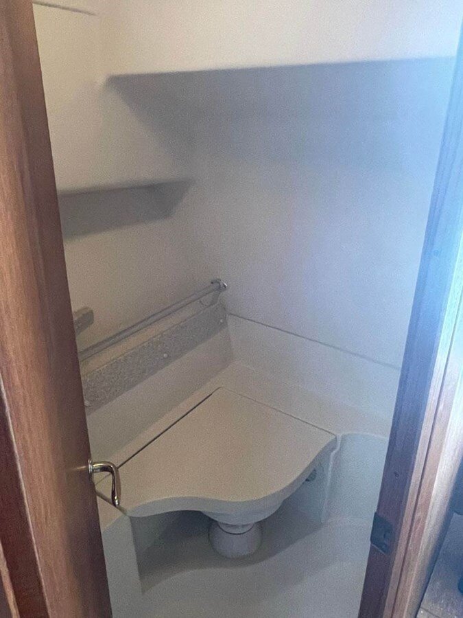 2002-luhrs-33-1-16c179