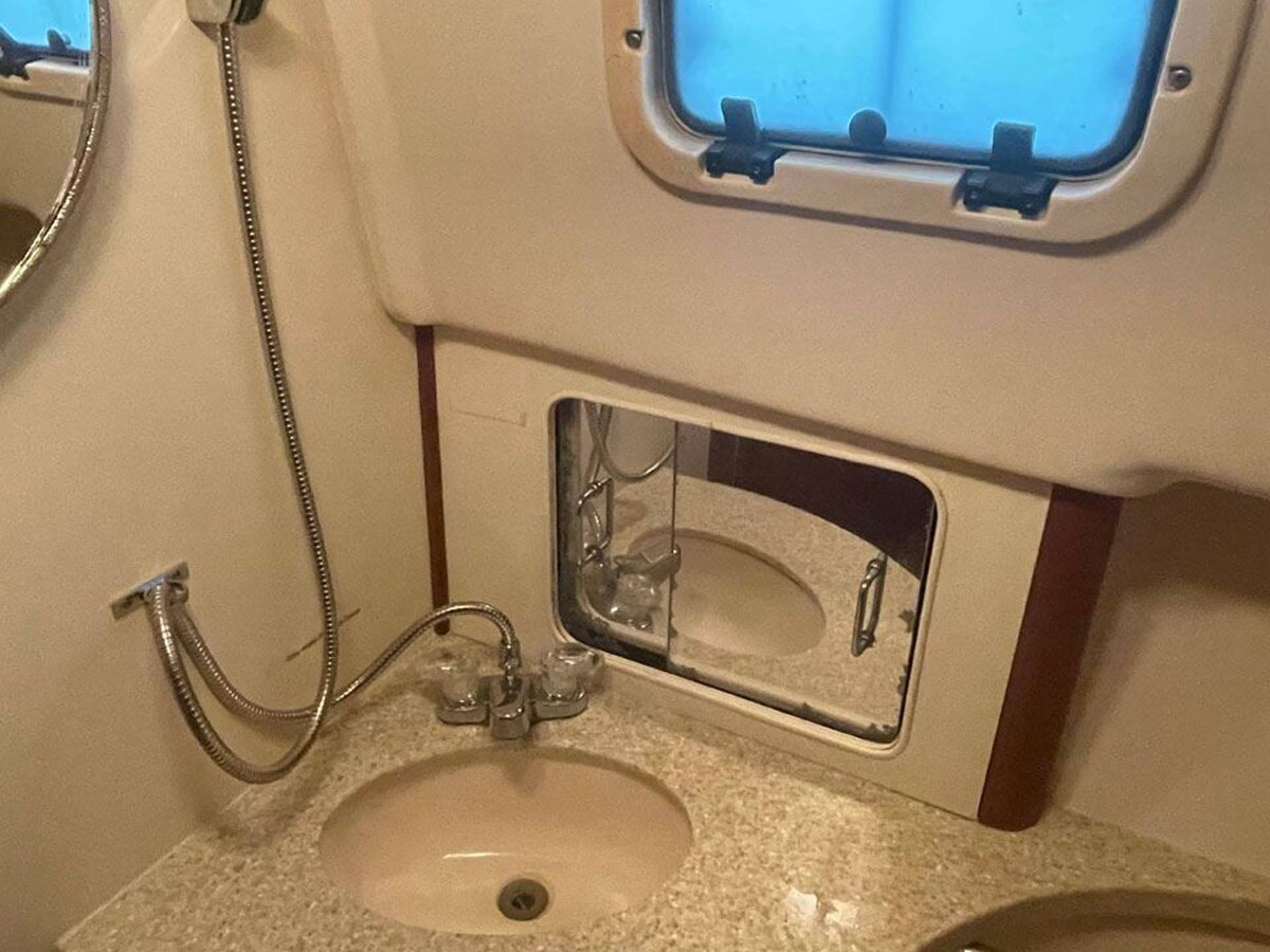 2002-luhrs-33-1-16c179