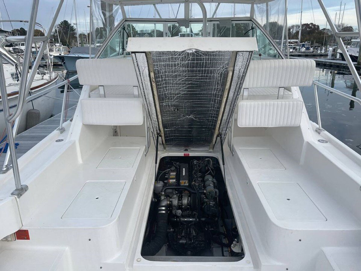 2002-luhrs-33-1-16c179