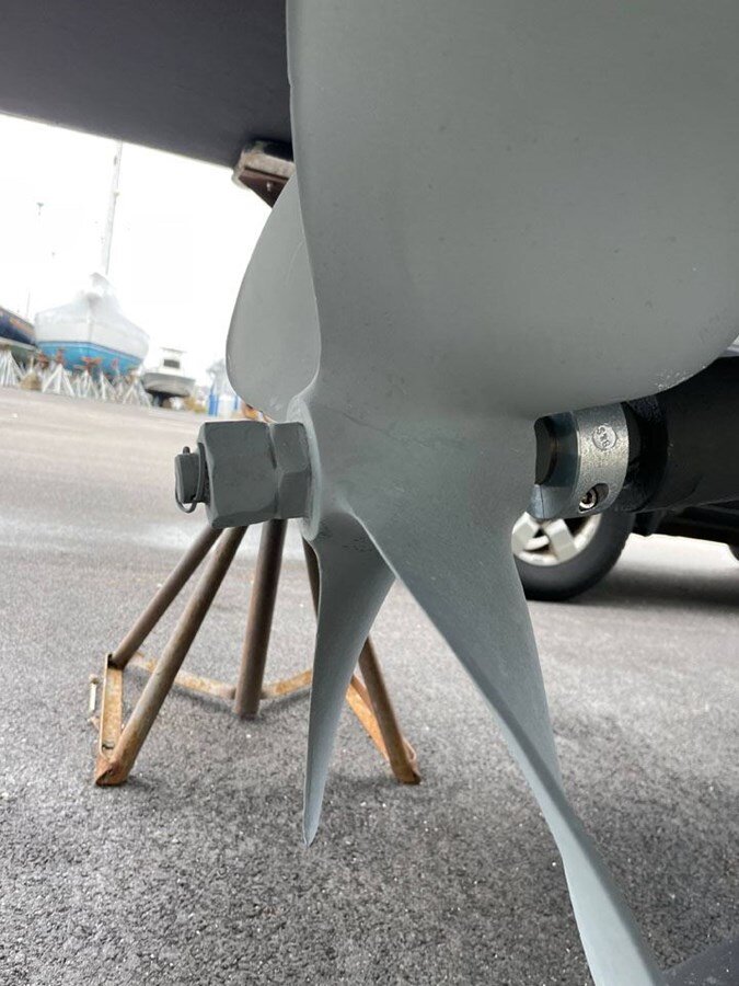 2002-luhrs-33-1-16c179