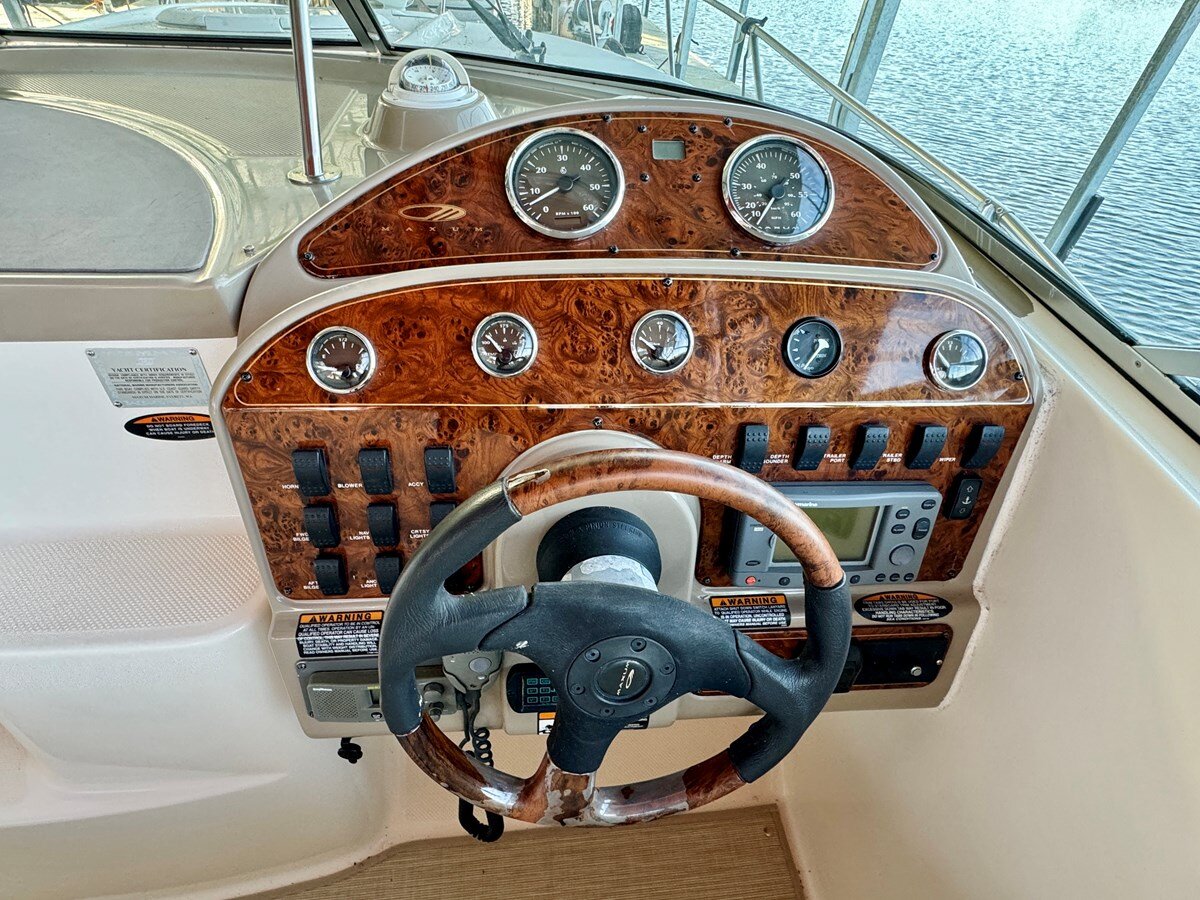 2002-maxum-30-6-0bc2fe