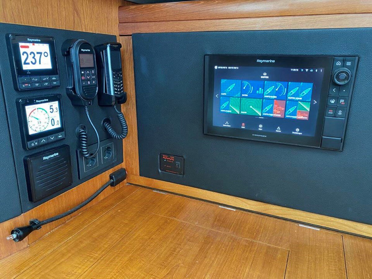 2002-oyster-marine-ltd-63-3-232e74