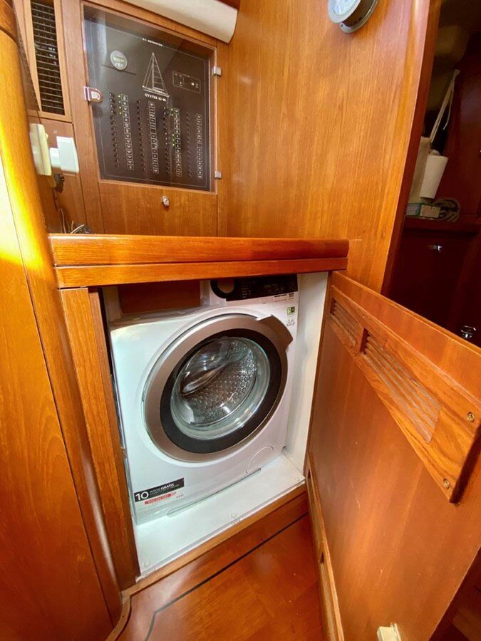 2002-oyster-marine-ltd-63-3-232e74