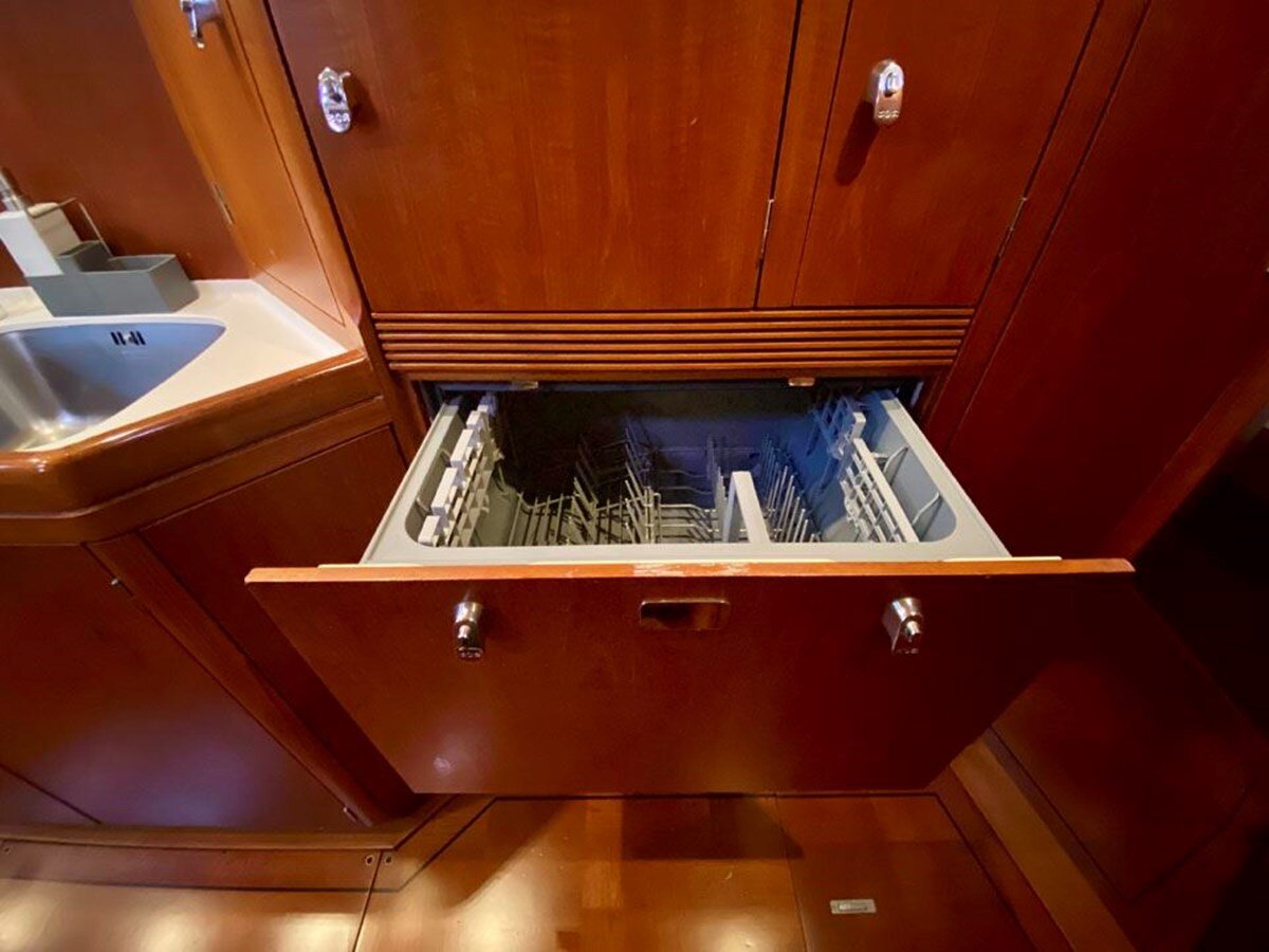 2002-oyster-marine-ltd-63-3-232e74