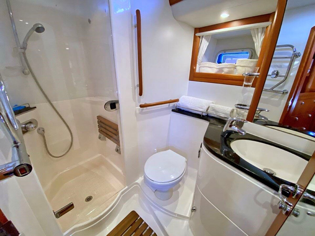 2002-oyster-marine-ltd-63-3-232e74