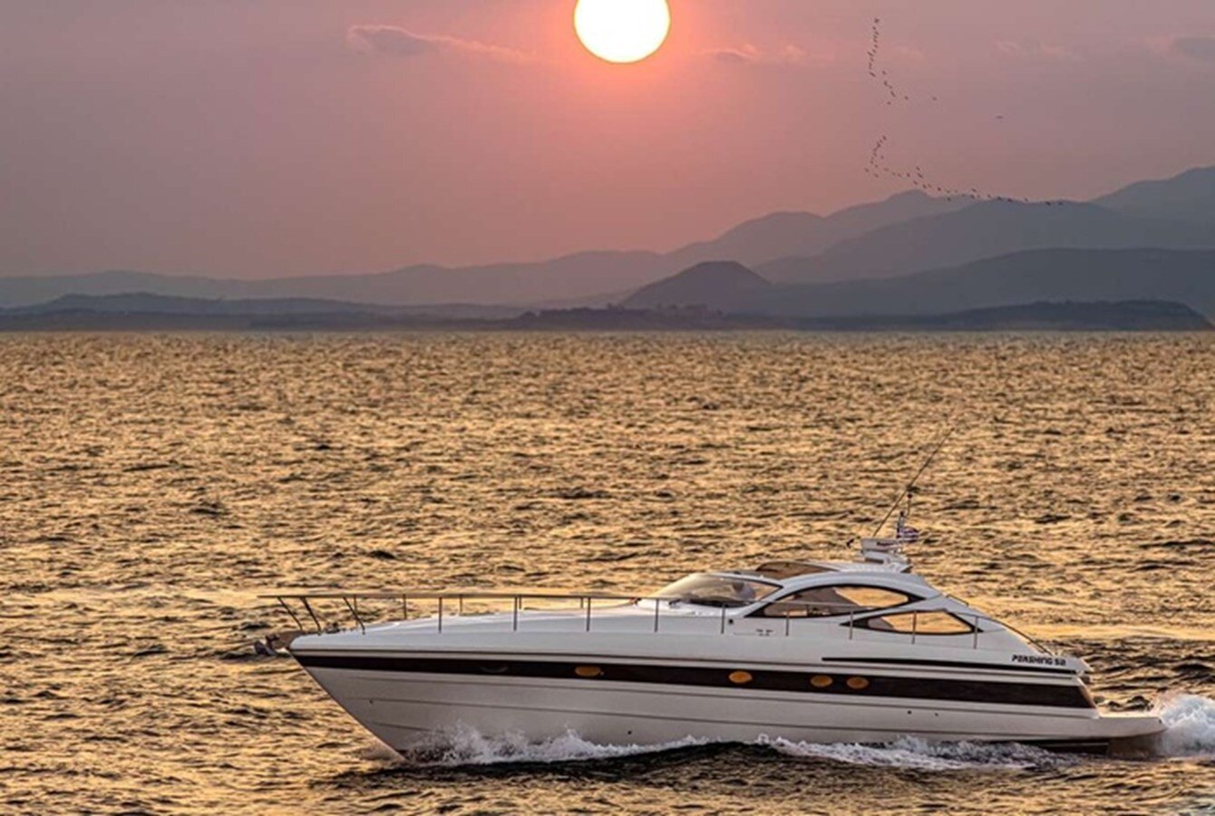 2002 PERSHING 55' 10