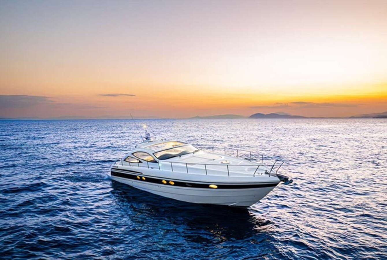 2002 PERSHING 55' 10