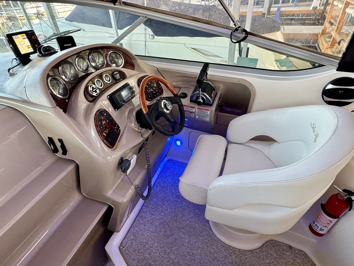 2002-sea-ray-31-1-4eea5e