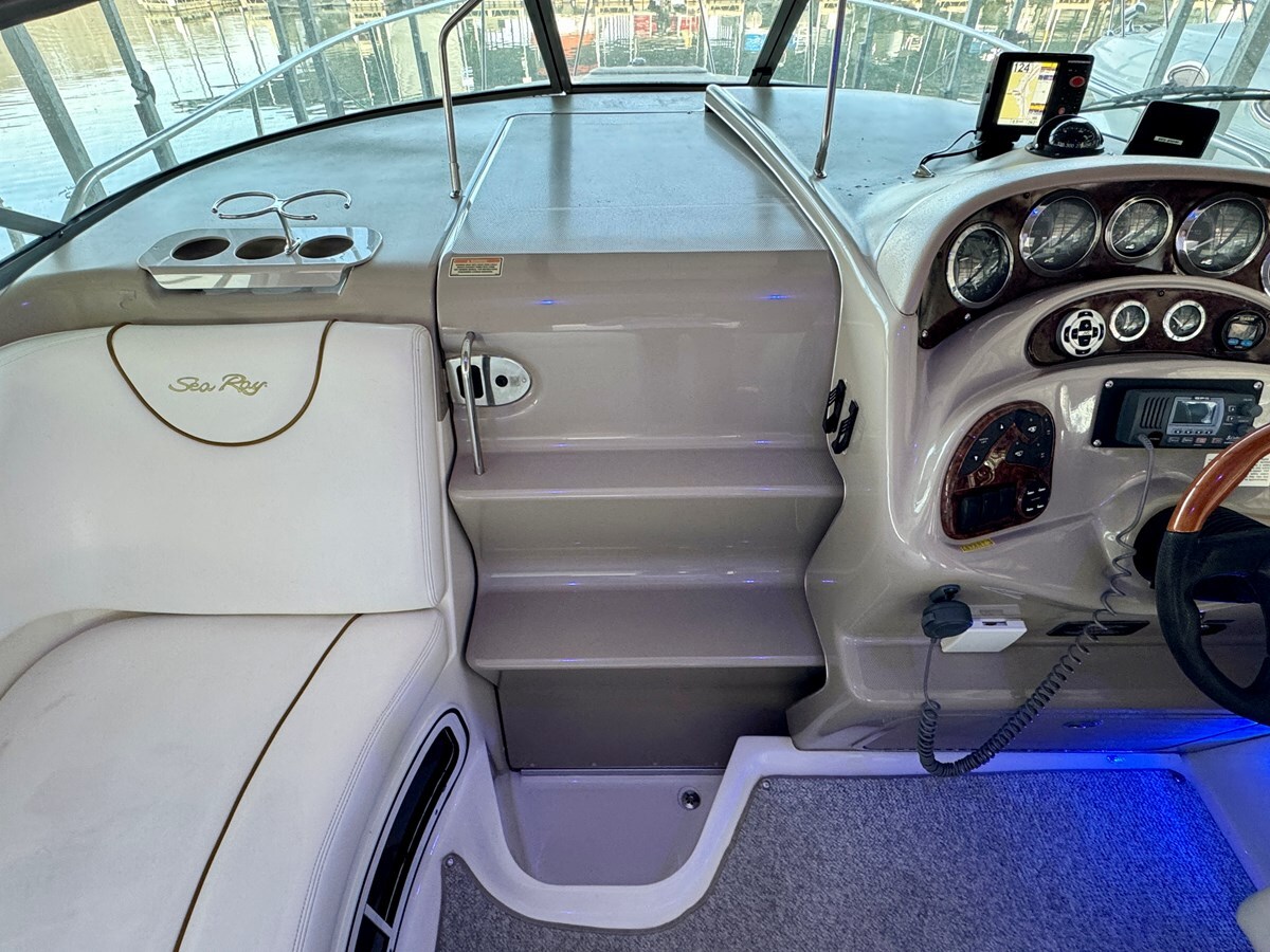 2002-sea-ray-31-1-4eea5e