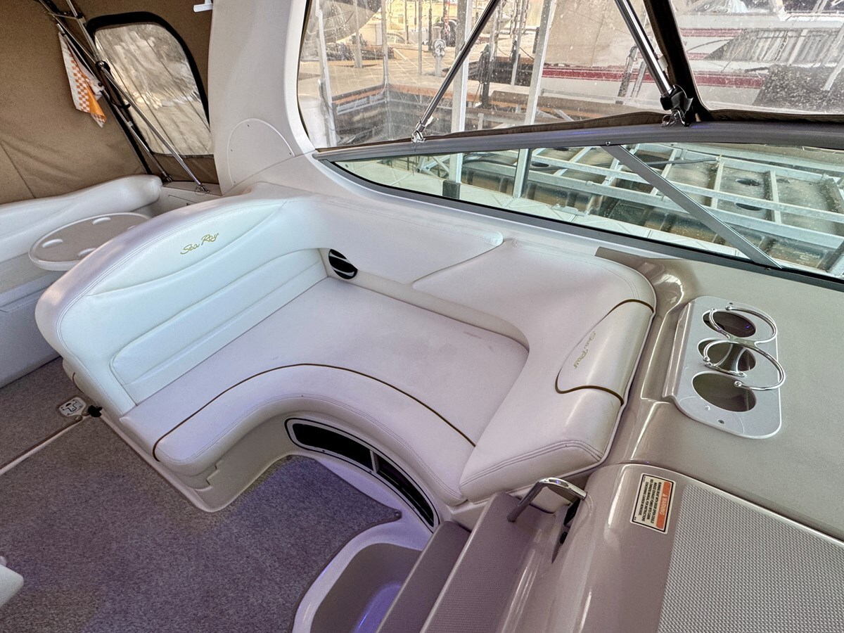 2002-sea-ray-31-1-4eea5e